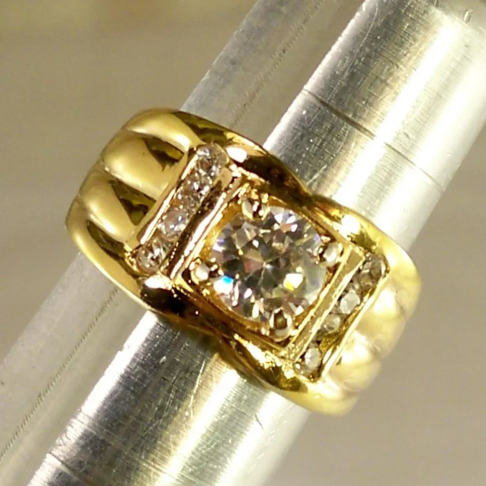 NEW Round Cut Cubic Zirconias Gold DESIGNER Ring